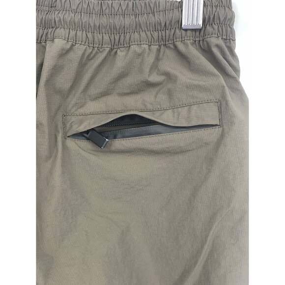 Feature Mens Brown Athletic Short Size Medium M Athleisure Training Pocket EUC - Picture 7 of 12